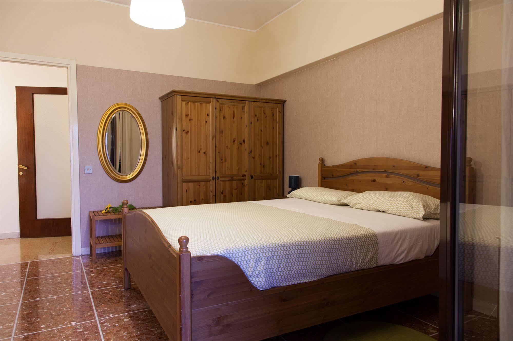 ローマ Santa Croce Bed & Breakfast エクステリア 写真